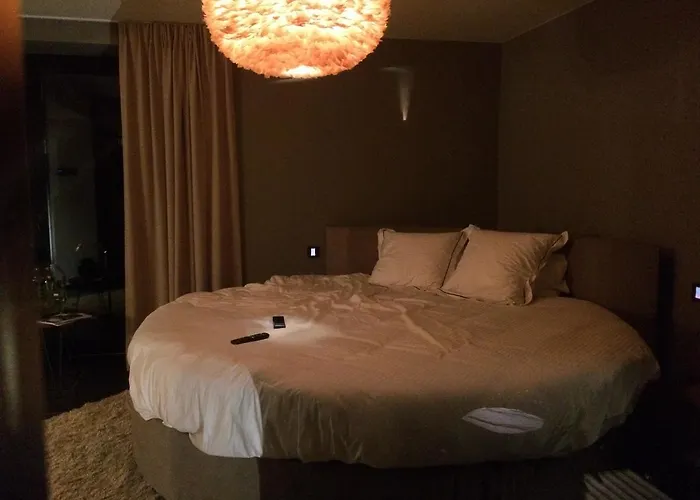 Couette-café Thermes De Kain - *